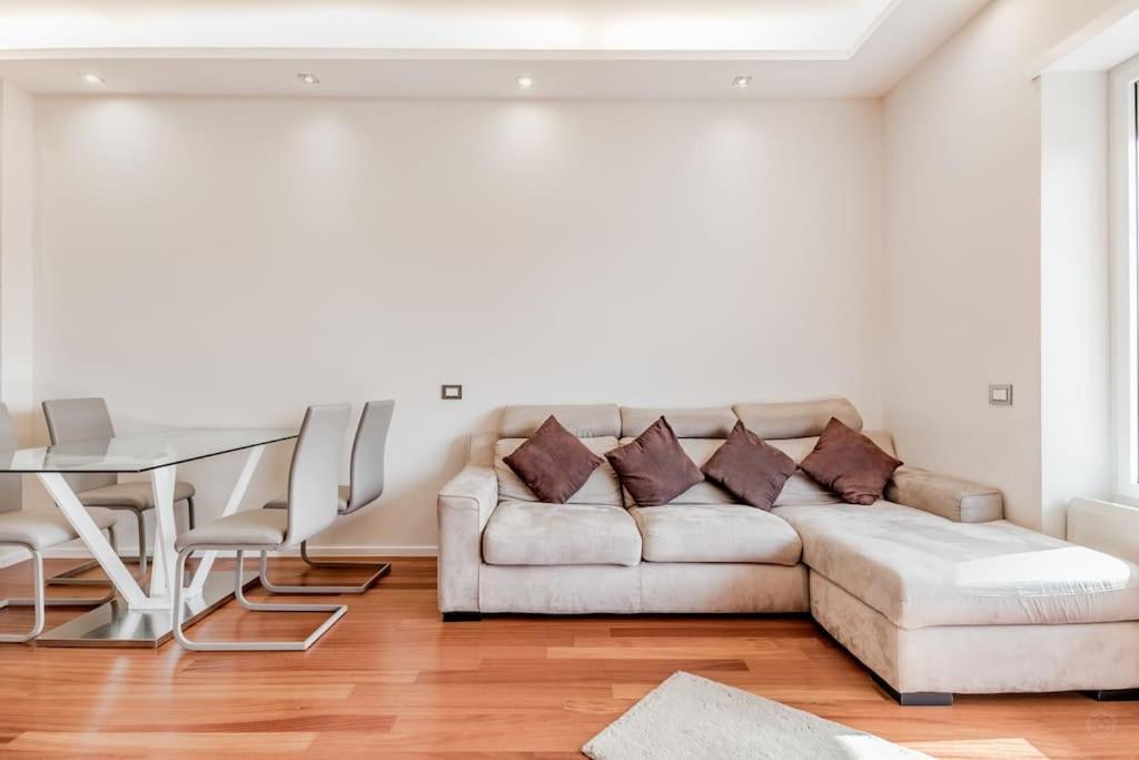 Luxury Apartment Front Of Cavalieri Hilton Hotel 로마 외부 사진